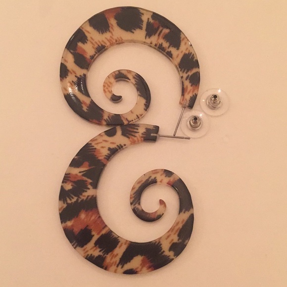 Beautiful Boho Swirl Animal Print Acrylic Earrings - Picture 5 of 7